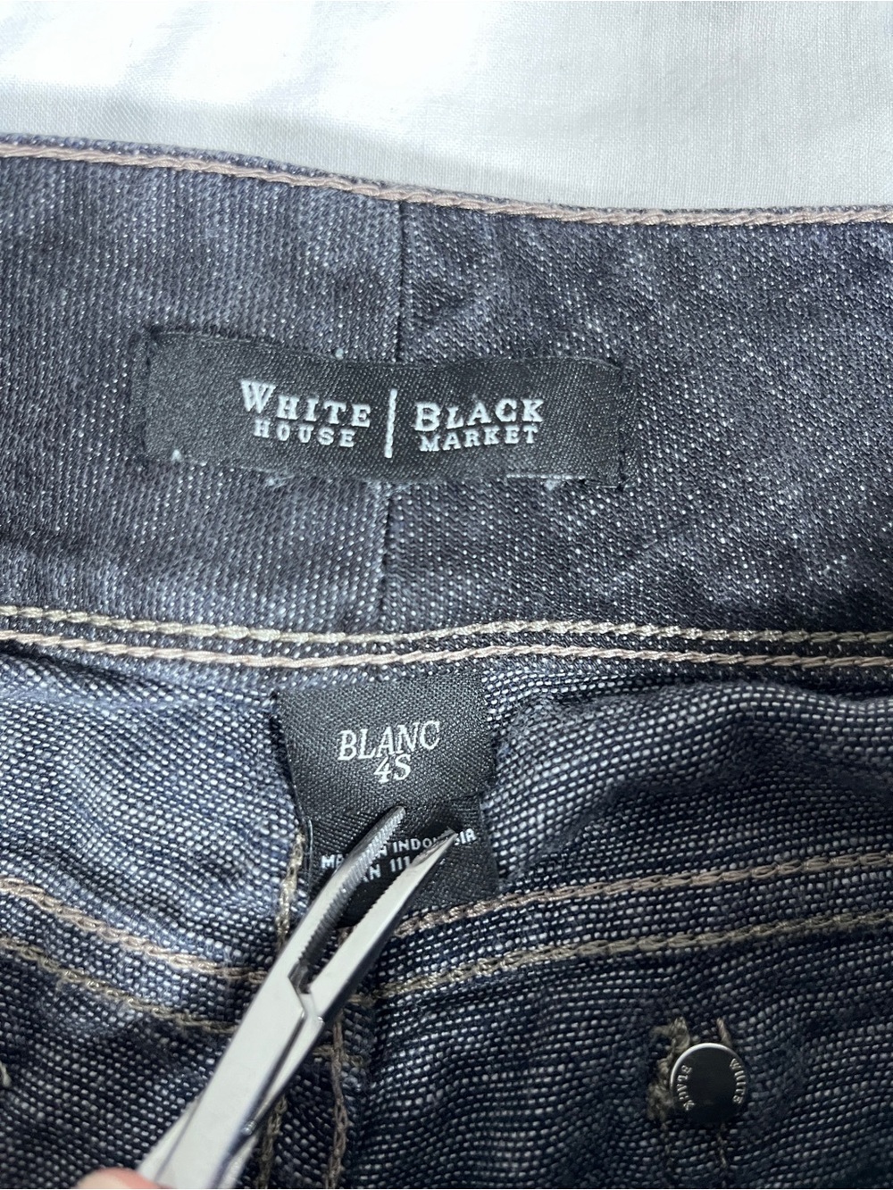 White House Black Market Blanc Flare Jeans Black Dark Wash Woman’s Size 4S - Picture 3 of 15